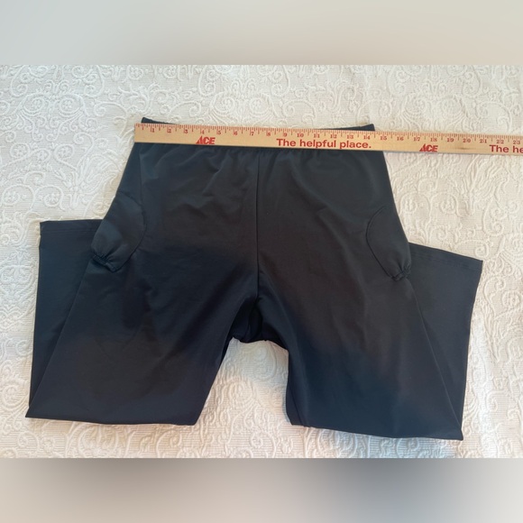 In-Between Capri - Picture 8 of 10